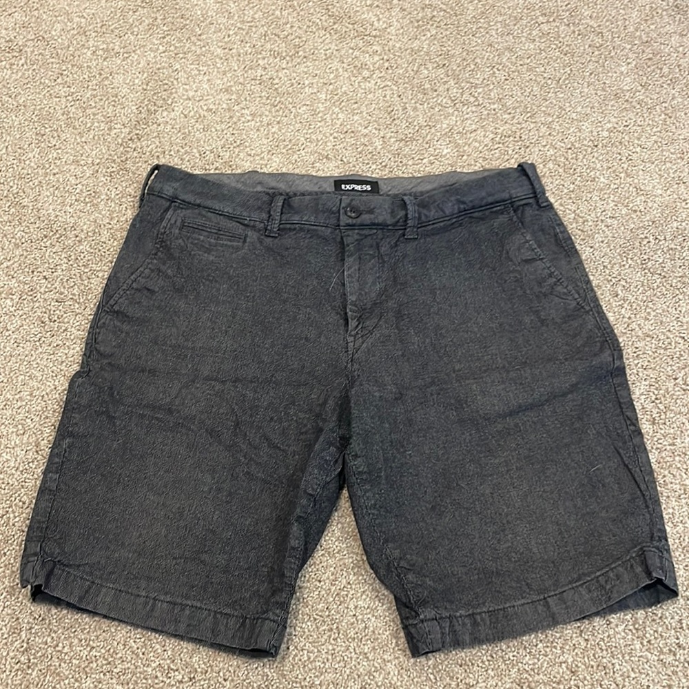 Men’s Express Classic At The Knee 10” Inseam Heather Gray Stretch Shorts